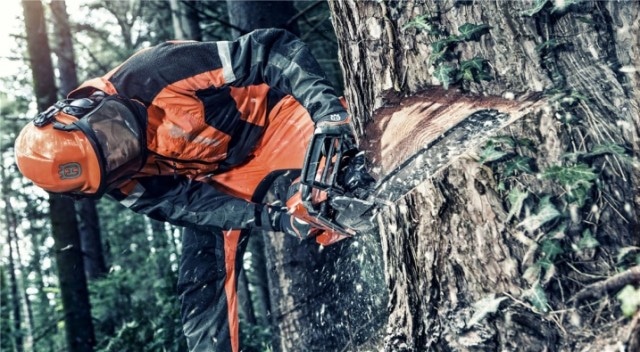 Chainsaw Safety Requirements - Toowoomba Outdoor Power Products in Glenvale, QLD