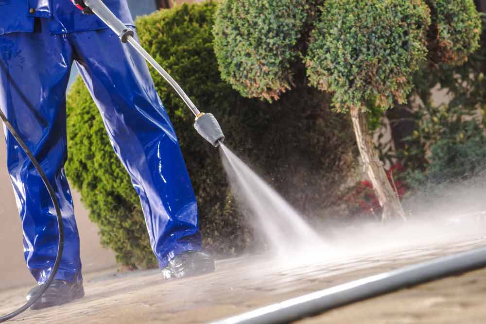 Read more about the article Petrol vs Electric Powered Pressure Washers